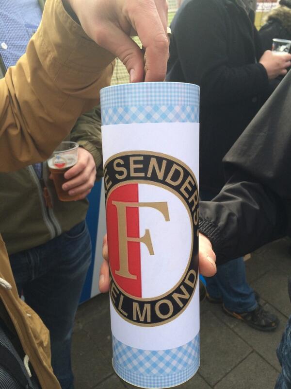 Collecte voor #mikesenders is begonnen op #varkenoord GEEF GUL !!!