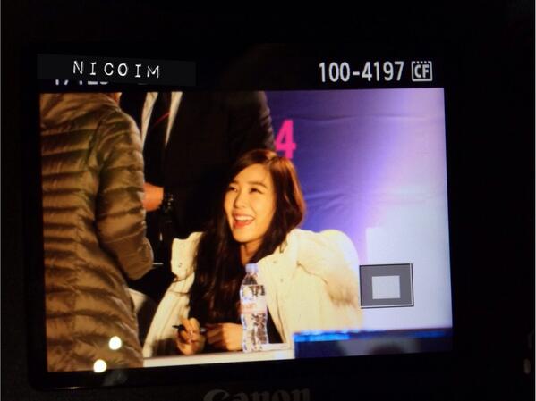 [PIC][16-03-2014]SNSD tham dự buổi fansign cuối cùng cho "Mr.Mr" vào tối nay Bi2L4EcCcAAWtKI