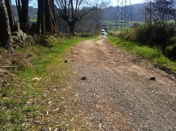 AFiestras's tweet photo. Que me deixa o quad tirado no medio do monte?Supernai ao rescate en 5 minutos na pista mais cercana!Nais asi so unha! http://t.co/x6Qj2TDnsb