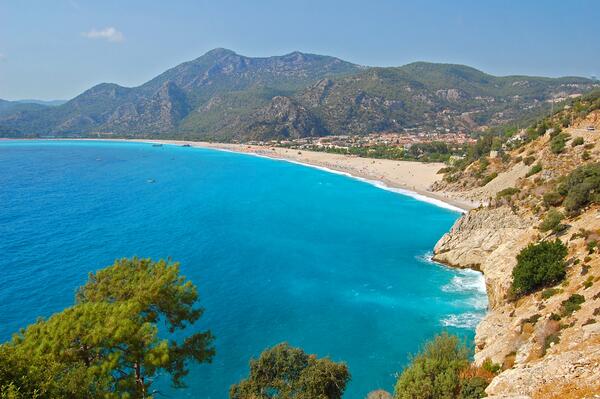 Turkuaz mavisi denizi ve büyüleyici doğal güzellikleri ile Ölüdeniz #Türkiye  bit.ly/1o0K4bV