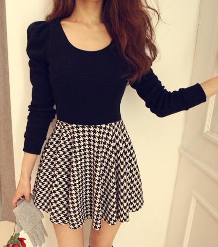 IDR 105.000  Material : Stretch Cotton Bust : 80cm can stretch to 98cm Sleeve : 57cm Waist : 70-84cm Length : 77cm