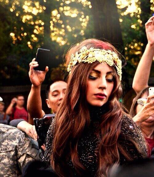 BackFolloween's tweet image. Queen @ladygaga