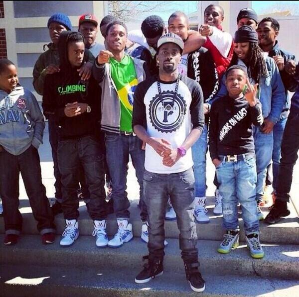 Cashout___ricky's tweet photo. Aye YOB #LetsSkitIt #VideoShoot ๎ ๎๎ฏ๎ฏ๎ http://t.co/O8dHCLQFmm