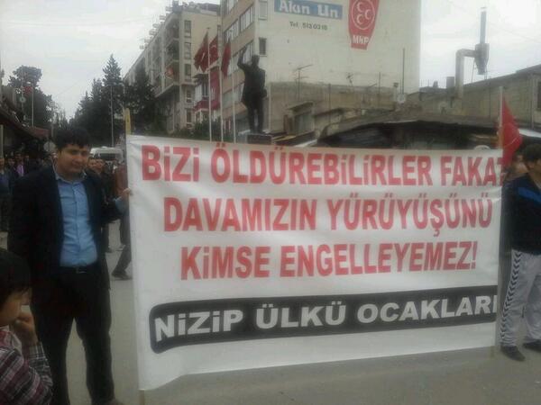 MustafaErzin27's tweet photo. Nizip Mitingimiz sürüyor.  Nizipli hemşehrilerimizin coşku ve heyecanı görülmeye değer. @E_SemihYalcin http://t.co/cWNxWuN0Xn