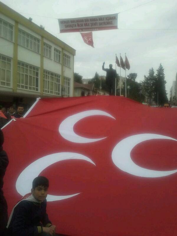 MustafaErzin27's tweet photo. Nizip Mitingimiz sürüyor.  Nizipli hemşehrilerimizin coşku ve heyecanı görülmeye değer. @E_SemihYalcin http://t.co/SW9uJi9Rlu