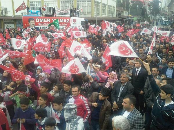MustafaErzin27's tweet photo. Nizip Mitingimiz sürüyor.  Nizipli hemşehrilerimizin coşku ve heyecanı görülmeye değer. @E_SemihYalcin http://t.co/Rb2UYz8Qub