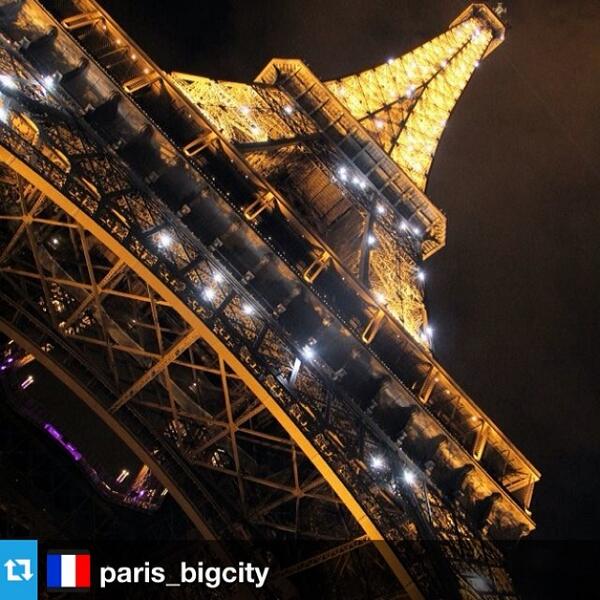 BigCityWW's tweet photo. # Paris #france Thanks for sending this picture to our email. More Big Cities on our website http://t.co/jK2VyLILOH http://t.co/4Q1KNZj0Oi