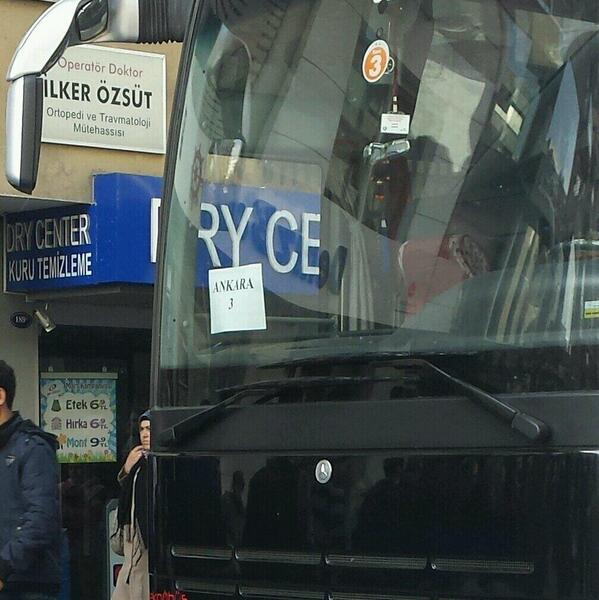 Başbakan Erdoğan partisinin İzmir mitinginde Ankaralılara hitap ediyor.