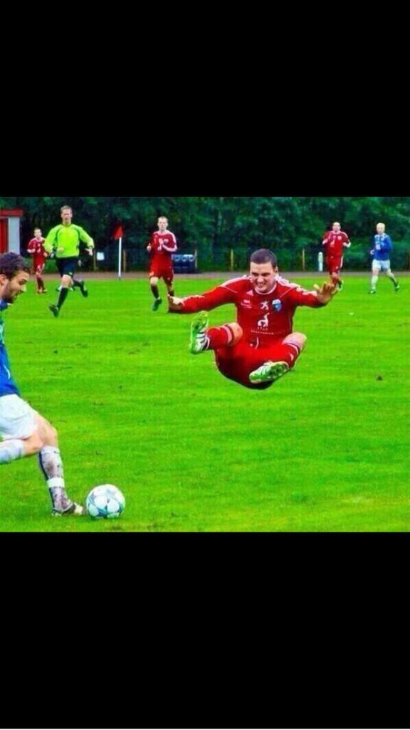 LADexperience's tweet photo. Sunday League tackle... http://t.co/k91XqHlJgk