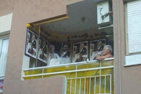 cihatt2's tweet photo. @05Ocak1970 AKP mitingini böyle izlemek herkese nasip olmaz http://t.co/tGp9felwjE