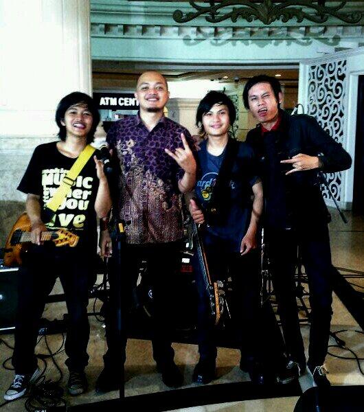 With @flyhirocks ..Thanks mas decky :)