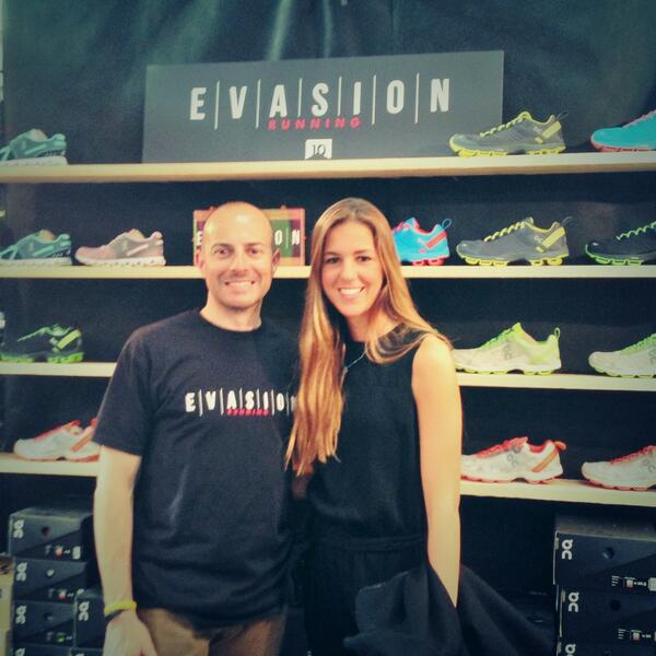 mimialbero's tweet photo. como en casa, ayer en @evasionrunning de #ExpoSports @maratobarcelona con @jmichelfauritte #TOP http://t.co/uSBZUOBNM8