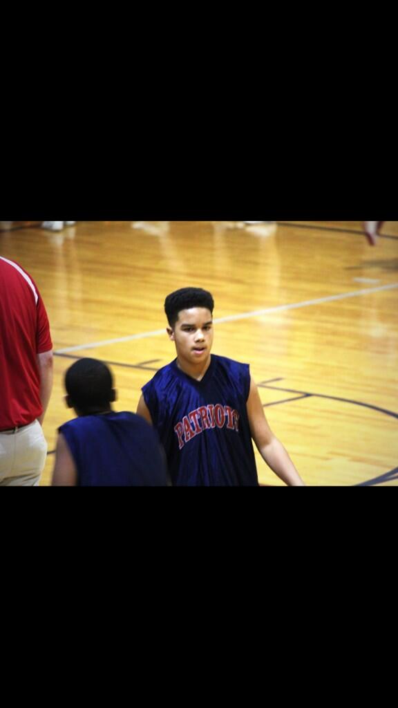 aarongoodin16's tweet photo. Throwing it back to 7th Grade!! #KidandPlay #boxfade @EdGordon_5 http://t.co/Pbk7UODLOT
