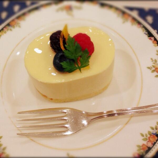 cakepic_bot's tweet photo. @Chiiiyrab_16d （ありがとうございます）（お近づきのしるしにケーキを） http://t.co/vITADMq2aQ