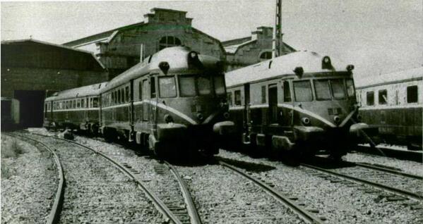 SevillaCultural's tweet photo. #Sevillayer Talleres Ferroviarios de San Jerónimo (años 70) vía @Flopes_Patricia http://t.co/F3HdabouJD http://t.co/N3pQU6Dm9R