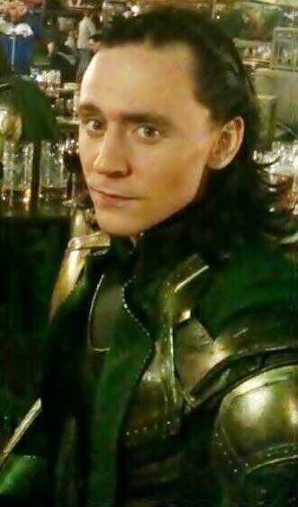 Loki_of_Asgard_'s tweet photo. #SelfieSunday http://t.co/1Y9bI0c0Sx