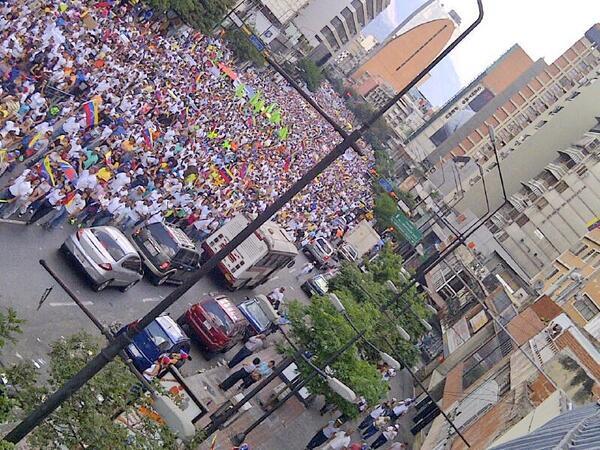 Intuitweetvo's tweet photo. #16M Chacao #Caracas  ¡A REVENTAR! http://t.co/2Rcp2LPHdO