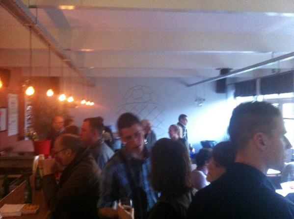Overwinningsfeest in de kantine!