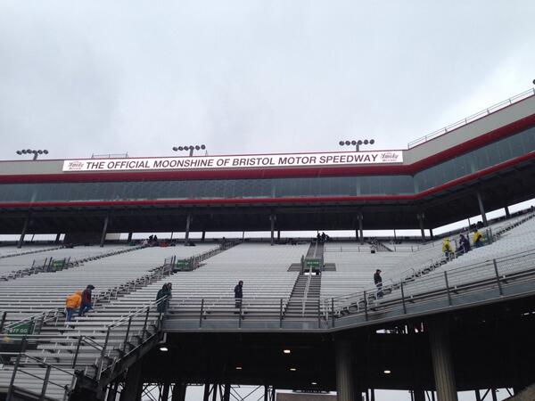 joeylogano's tweet photo. Shout out to the fans still up in the stands waiting it out with us! Tweet me a pic and I'll RT it http://t.co/WBeOR6icmq