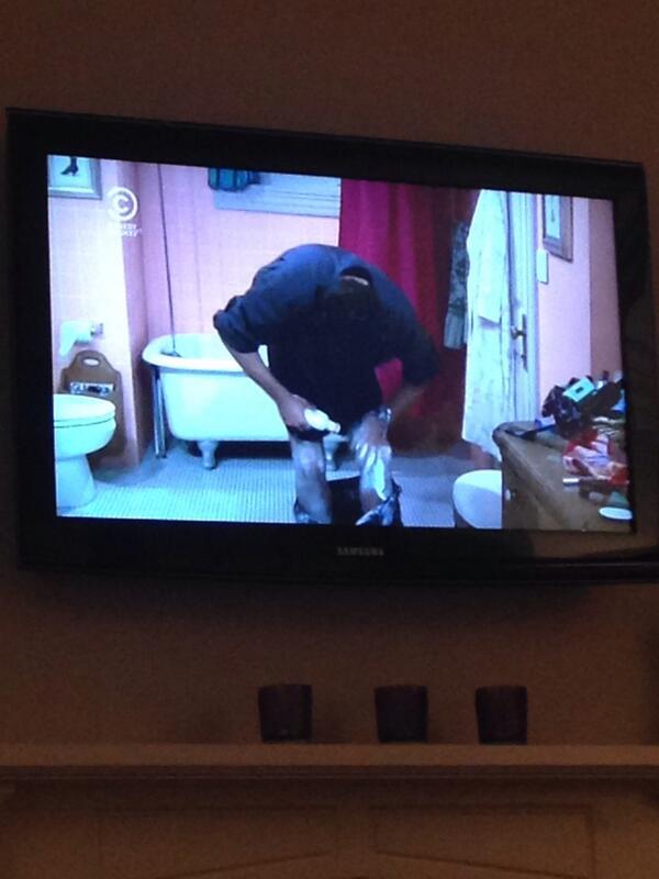 sophharrison95's tweet photo. Arguably one of the best episodes of friends #ross #leatherpants #aclassic http://t.co/HHnf5mfb1z