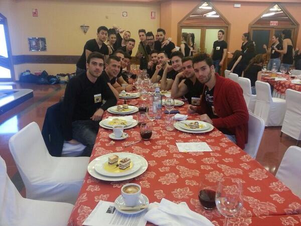 Davidmartos24's tweet photo. Buen almuerzo :) http://t.co/GUaBFYsSji