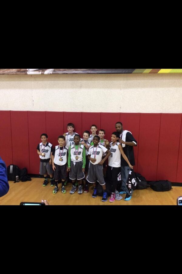 CCane260's tweet photo. Always100 4th grade league champions #undefeated 10-0 great group of kids that put in the work to be better #100 http://t.co/VPaFwuaEB6