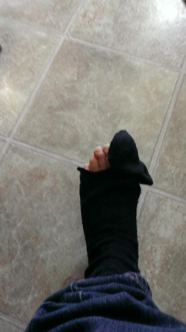 MMarshalljn's tweet photo. @cole_mackey friggen guy got me to #andmyunderwear http://t.co/t9fdMsLuqs