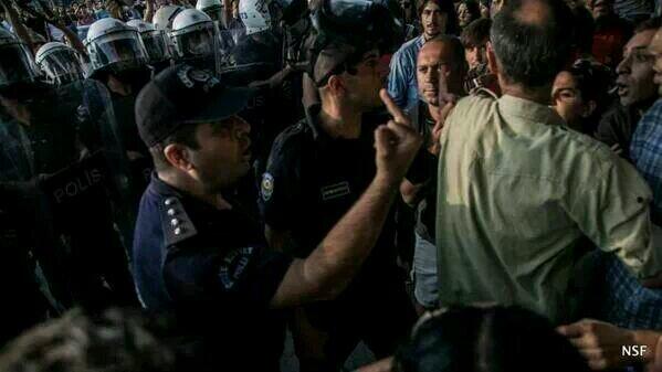 Bugün Tayyip, hareket çekti diye yerlere göklere sigdirmadigi bayana dediklerini bu şahsiyete de demiş mi acaba