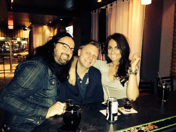 statlers2011's tweet photo. 2 nite is the sh!t show hosted by @Lisa_Bangs &amp; @robborden . @BrookeNicholls &amp; kris singing 9:30pm. Day prices http://t.co/kd4ZGX6V0H