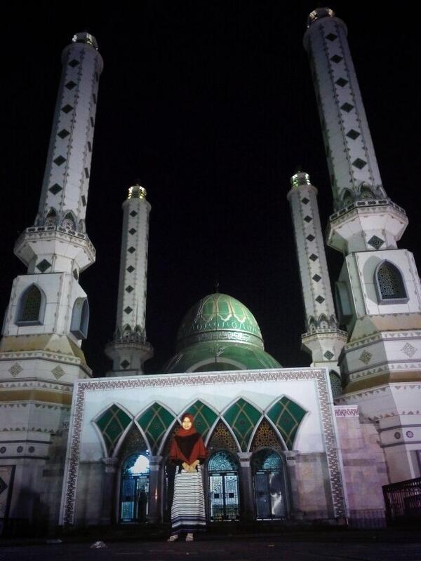yo_Nand's tweet photo. Mmpir magriban dg suami #yesterday http://t.co/of7He5qaef