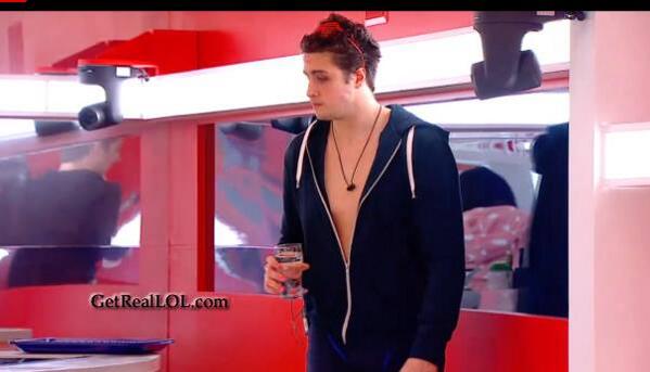 Reality__Times's tweet photo. Jon has lipstick kisses on his face. #BBCANJON @GoofyNewfieBBCA @bigbrotherca #BBCAN2 #GRLOL http://t.co/6VTflQ7Xsv