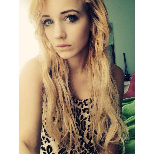 sydneyy_moon's tweet photo. Avi🐯 http://t.co/Bt3eIWvaoS