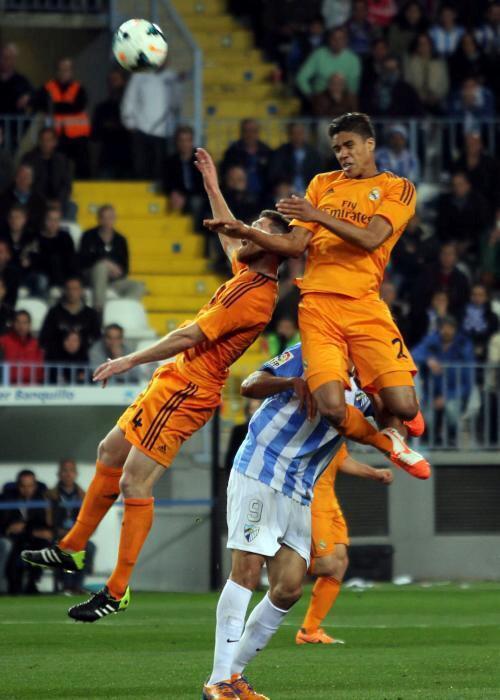 RaphaelVaraneFC's tweet photo. FOTO: Xabi Alonso y Varane #TeamVarane http://t.co/1nvMdHQ7zw