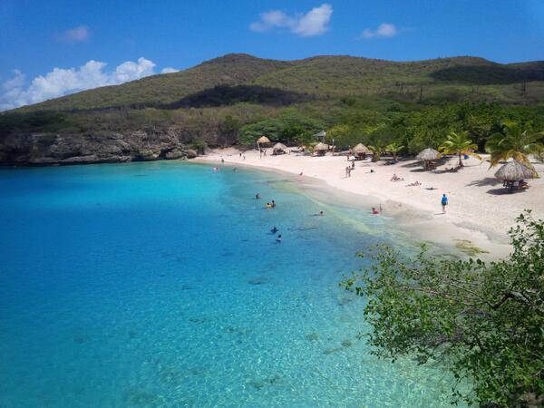Je kunt minder leuke plekken verzinnen om naar toe te gaan op een zondag...#groteknip #curacao