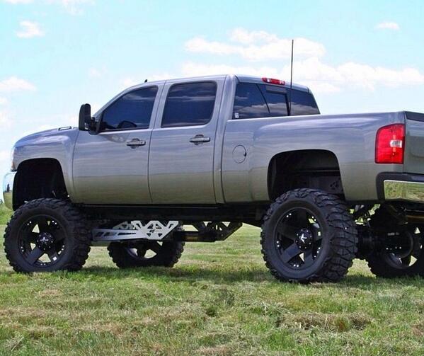 _LiftedTrucks_ tweet picture