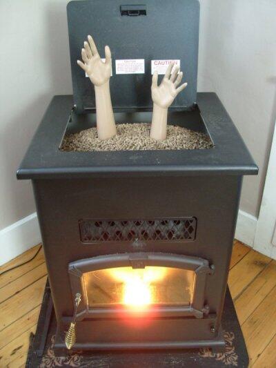 MatthewMorgan67's tweet photo. @Collinsportgirl @LizCStoddard I wish somebody woulda told me that before I loaded up the pellet stove! http://t.co/tgUbleG0vO