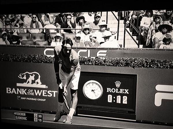 Cyrilhanouna's tweet photo. Match de tennis #IndianWells #FedererVsDjokovic #hanounatennisclub bonne nuit mes beautés ! #TweetDuDimancheSoir http://t.co/moQkUpDRfD