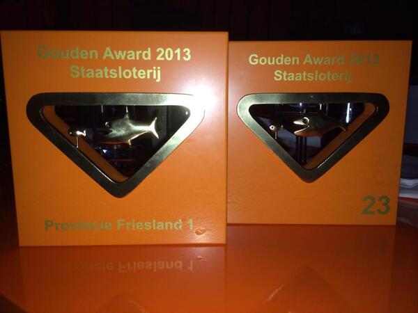 Tabakszaak #058 Peter vd Kamp kreeg Award voor beste #Staatsloterij verkooppunt van Friesland. Ook 23e van NL.#duim