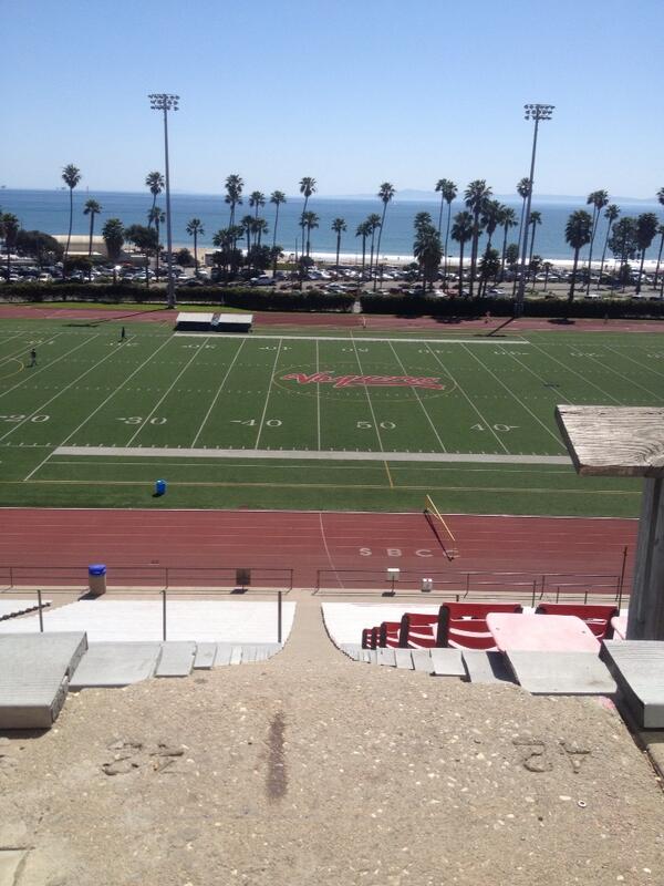 jquiroz377's tweet image. This pic doesn't capture the elevation of these #stadiumsteps #heavenandhell @aquiroz285