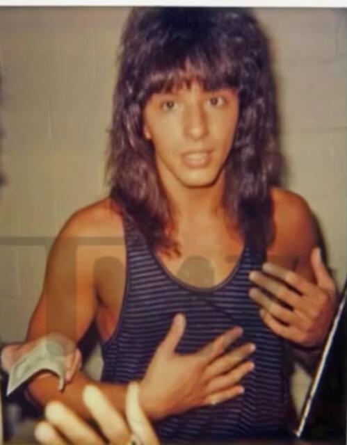 zackryder166's tweet photo. He's gorgeous! @TheRealSambora ❤ #RichieSambora http://t.co/WhShoj5G0W