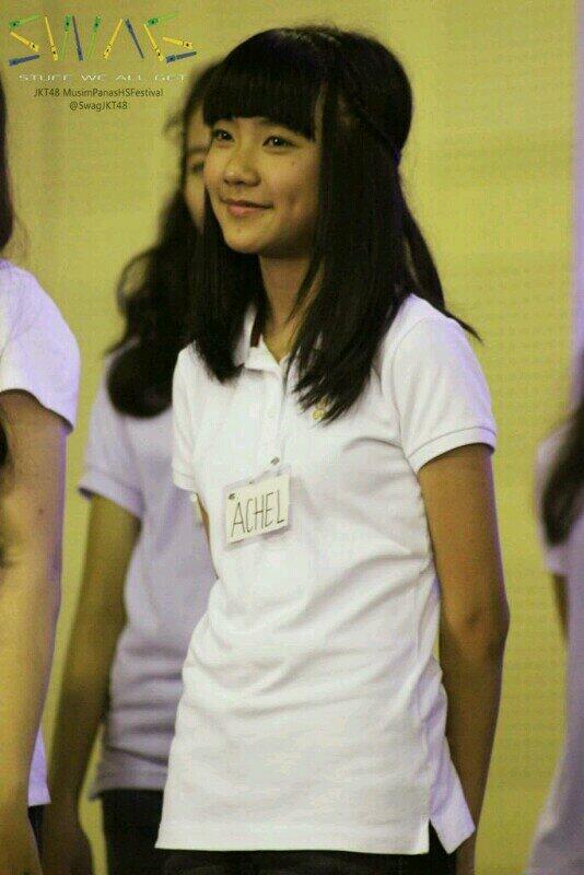 Achello_INA's tweet photo. Waktu itu paling suka fhoto achel gak tau kenapa , chubby banget >w< http://t.co/EaqeaaEpTG