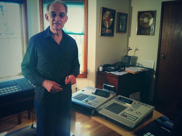 kitdfilms's tweet photo. "Once you feel the groove you can't not move." #rogerlinn on the enduring popularity of his #akaimpc #mpc60 #mpc3000 http://t.co/nmeV6wyeJ8
