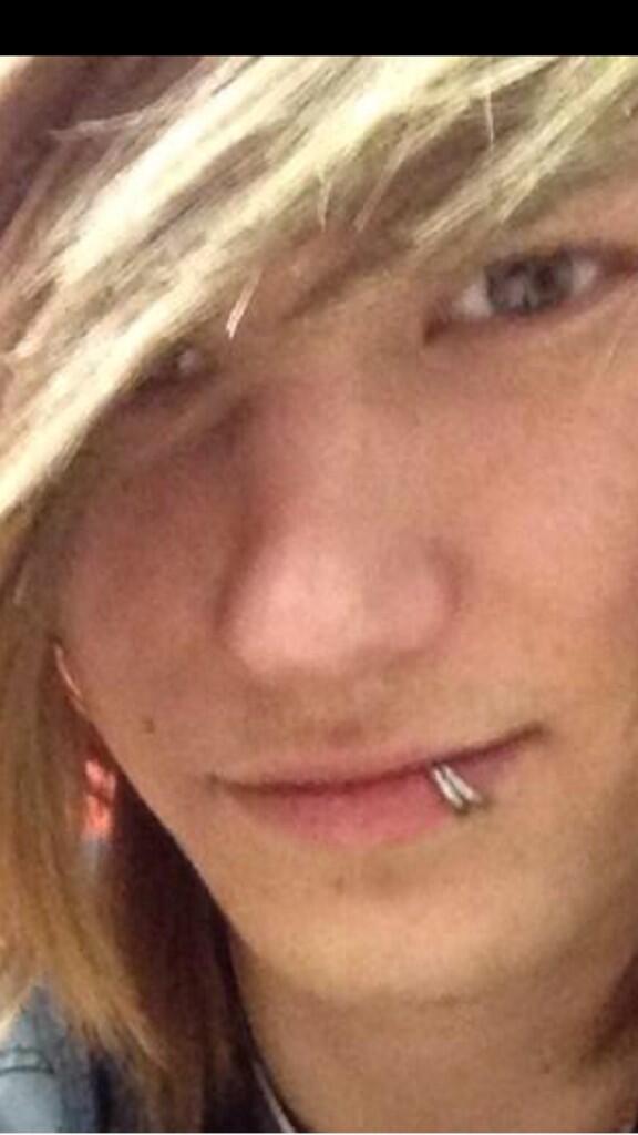 Timmyinheavyo's tweet photo. When someone I don't like try's to talk to me http://t.co/KJmA4ZUZvk