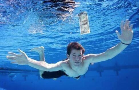 _Paisajes_'s tweet photo. El bebé en el álbum de Nirvana tiene ahora 22 años. http://t.co/AnqNCI5XFq