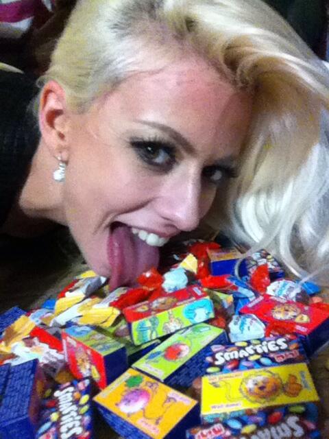 Candy Party ! 👅👅👅🍫 http://t.co/90IBZyYTEj