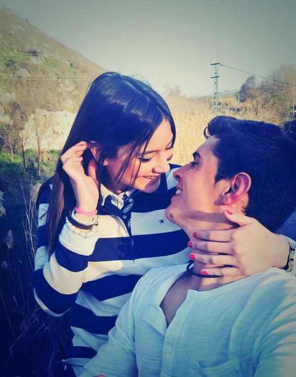JesusTaskillo's tweet photo. A descasar un diita más a tu lado bella flor @NoeliaToperdi. Te amooo buenidimas noches primor un besaso:)) http://t.co/Rf9lUCKDBw
