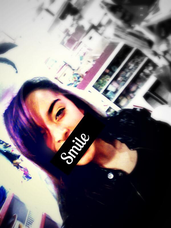 NeemoSmilee tweet picture