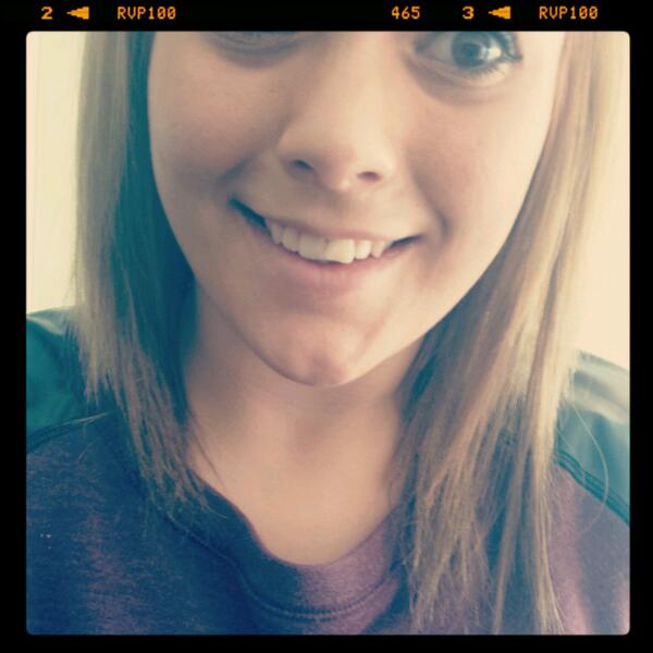 AvsyXo's tweet photo. New makeup http://t.co/V6WByi8NUx