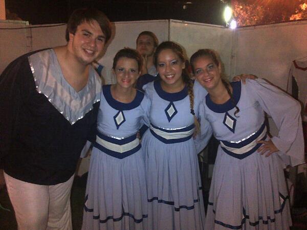 alwayscinti's tweet image. La rompimos en el escenarioooo!!! Los quieroo #Javaia #SanToto #TobilloEnMalEstado