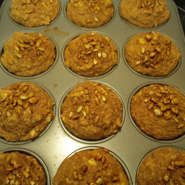 cellagirl's tweet image. Apple-bran muffins topped with sunflower seeds. #racingweight cookbook!